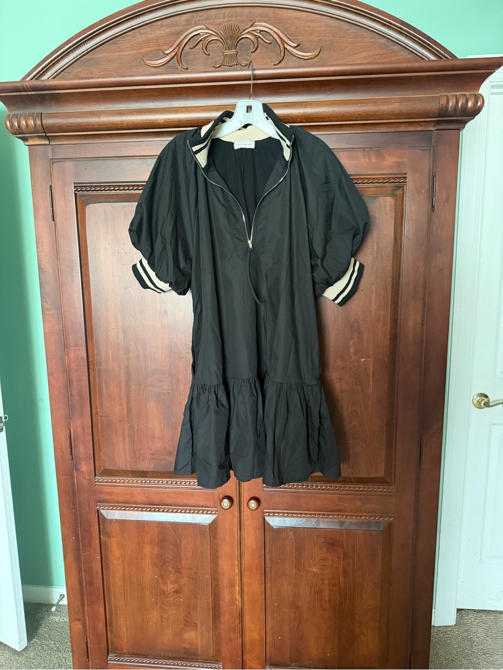 entro Black Zip-Front Puff Sleeve Dress with Striped Cuffs